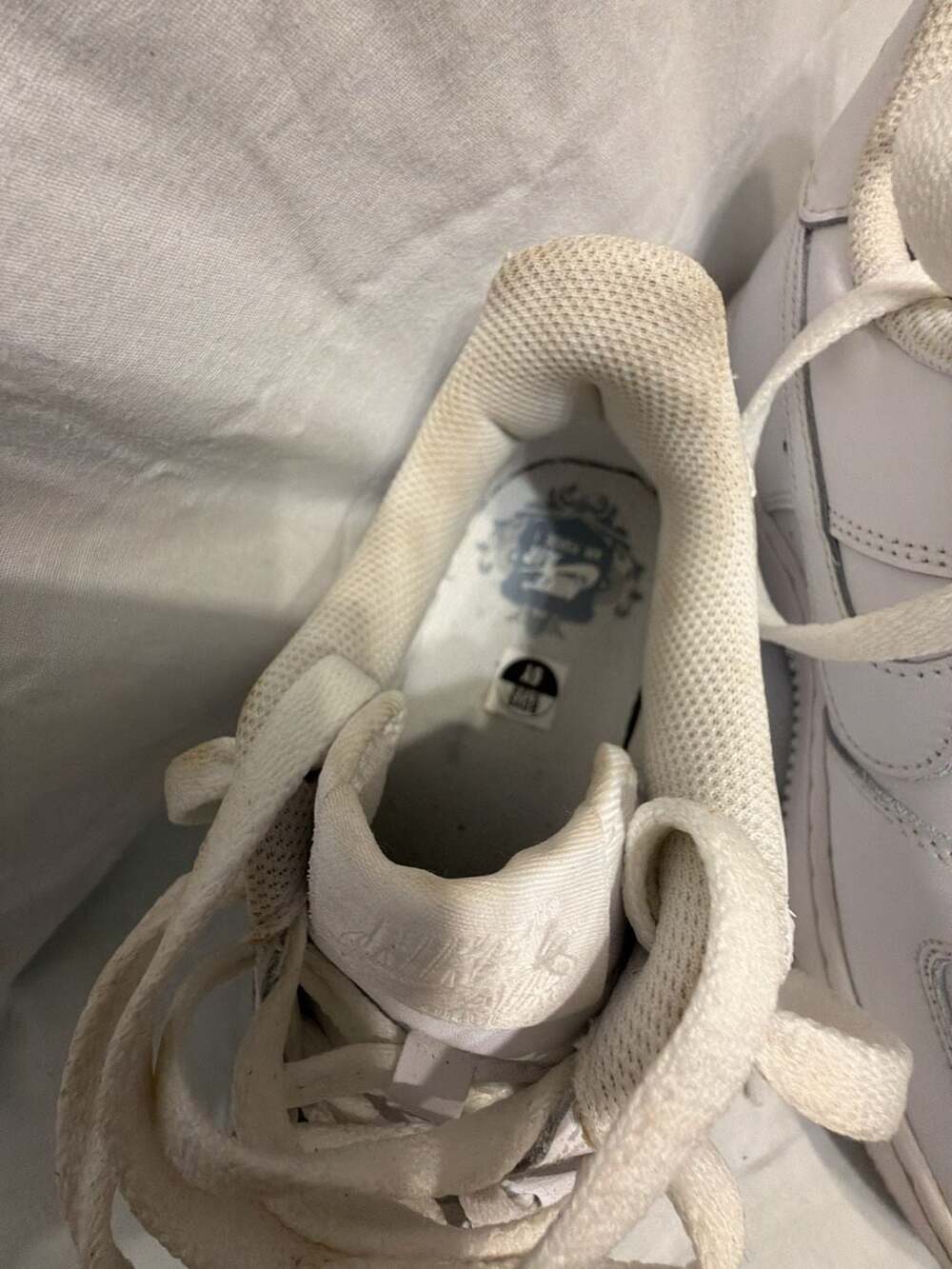 Nike Air Force 1 Youth GS White Sneakers - Picture 3 of 5